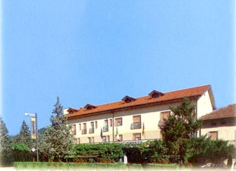 Ristorante Albergo Da Giovanni Carvico Exterior photo