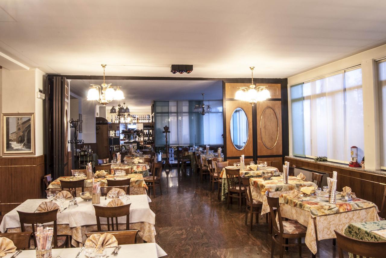 Ristorante Albergo Da Giovanni Carvico Exterior photo